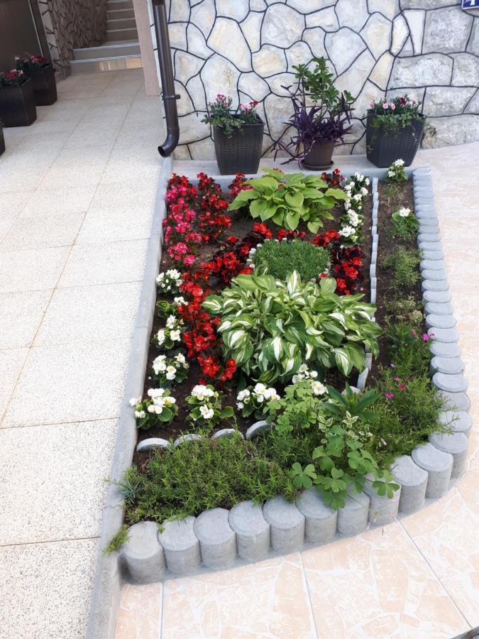 Iris Room & Apartment Слунь Екстер'єр фото