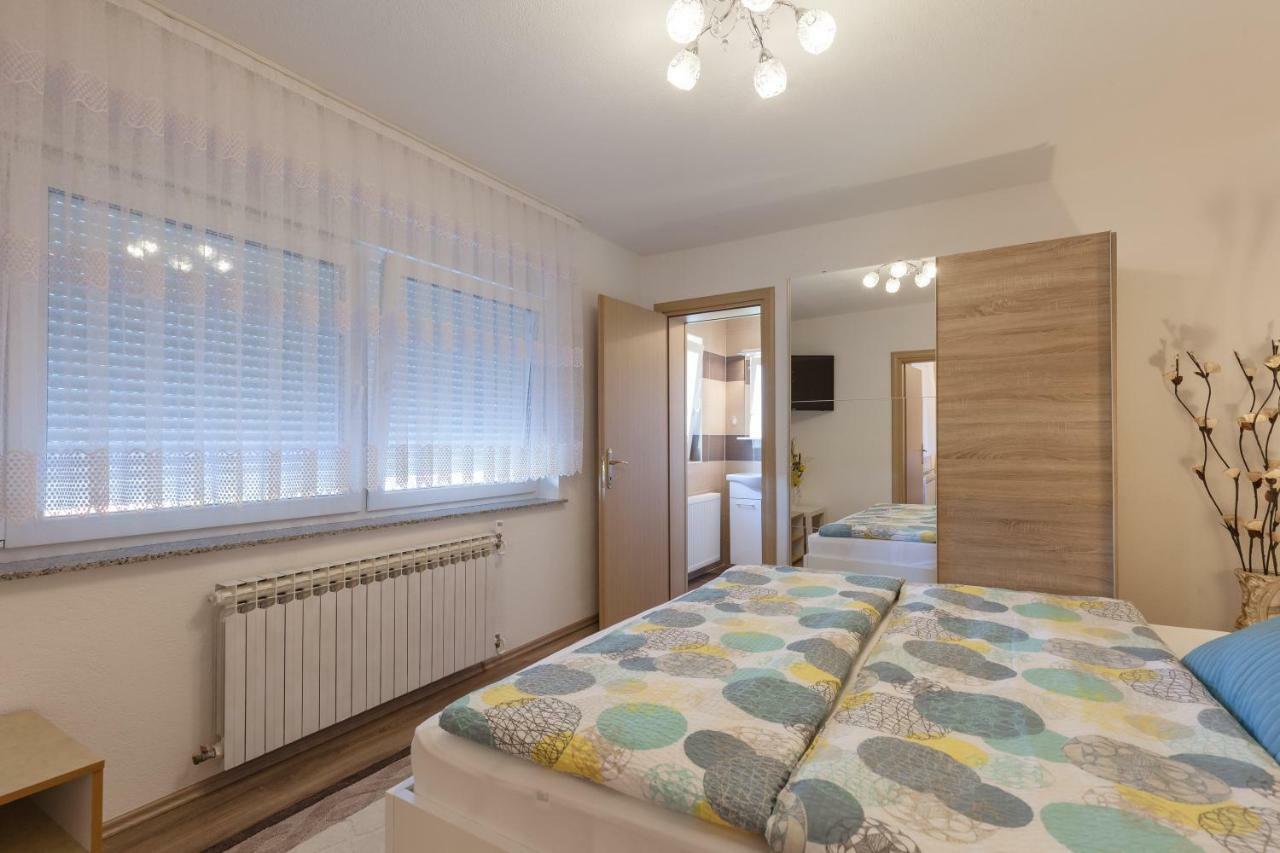 Iris Room & Apartment Слунь Екстер'єр фото