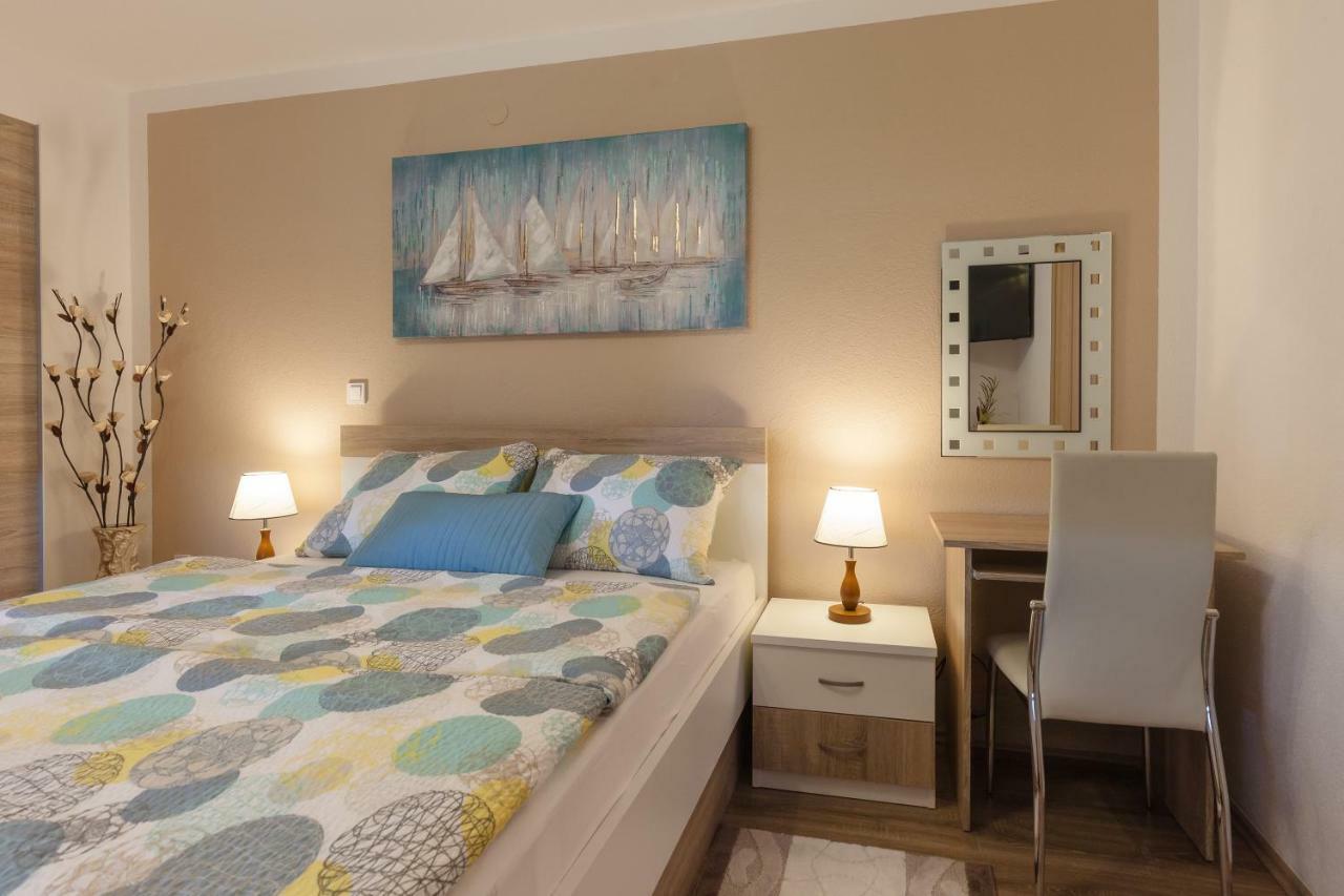 Iris Room & Apartment Слунь Екстер'єр фото