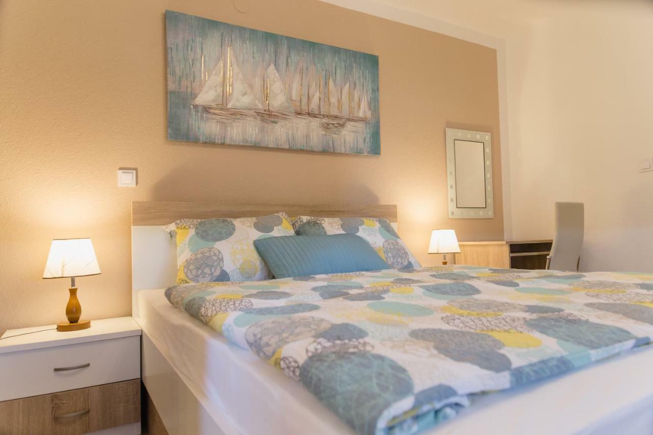 Iris Room & Apartment Слунь Екстер'єр фото