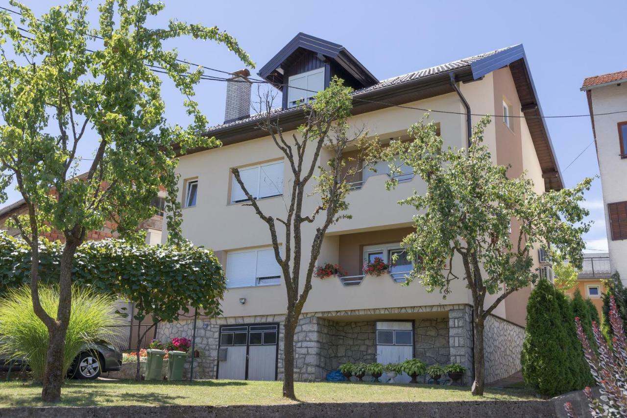Iris Room & Apartment Слунь Екстер'єр фото