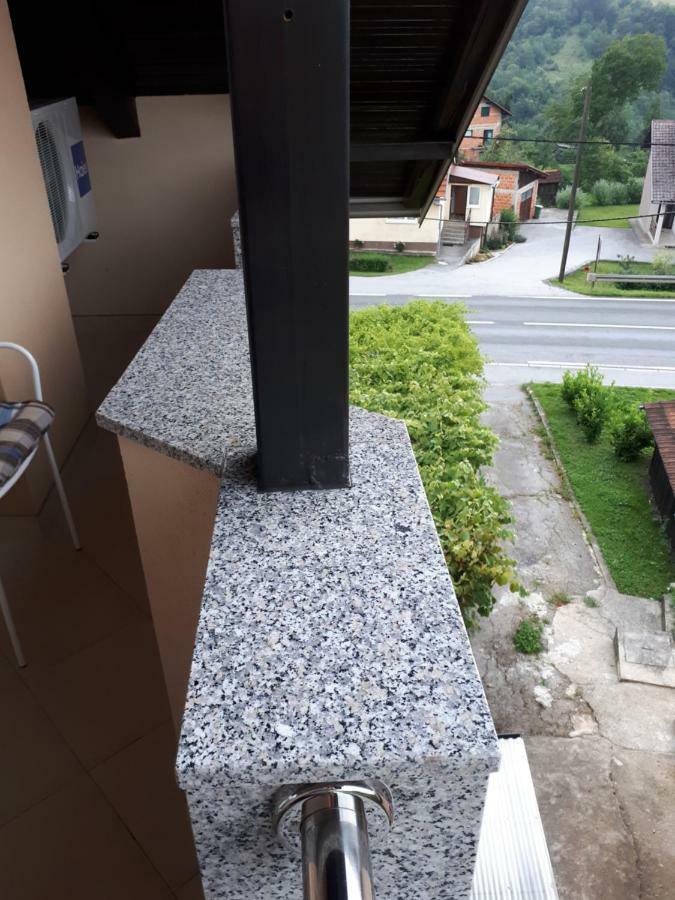 Iris Room & Apartment Слунь Екстер'єр фото